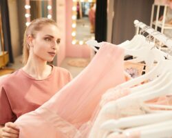 Sukienki – w jakie warto się zaopatrzyć?